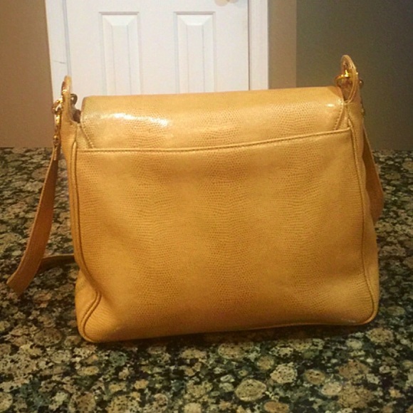 MEDALLION  Cute Crossbody Hand Bag w inside Wallet - Picture 3 of 8